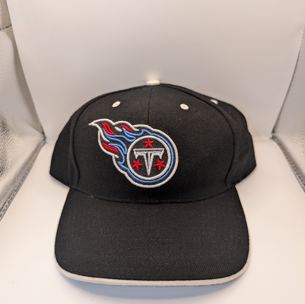 NFL Tennessee Titans Snapback Hat – Team Issued Style – Black/White